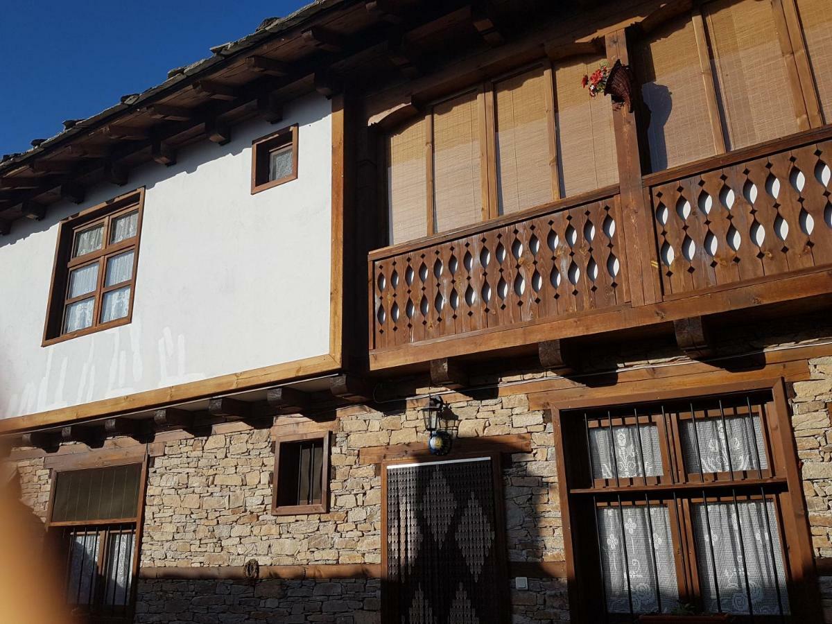 Тодорината Къща Hotell Lesjten Exteriör bild