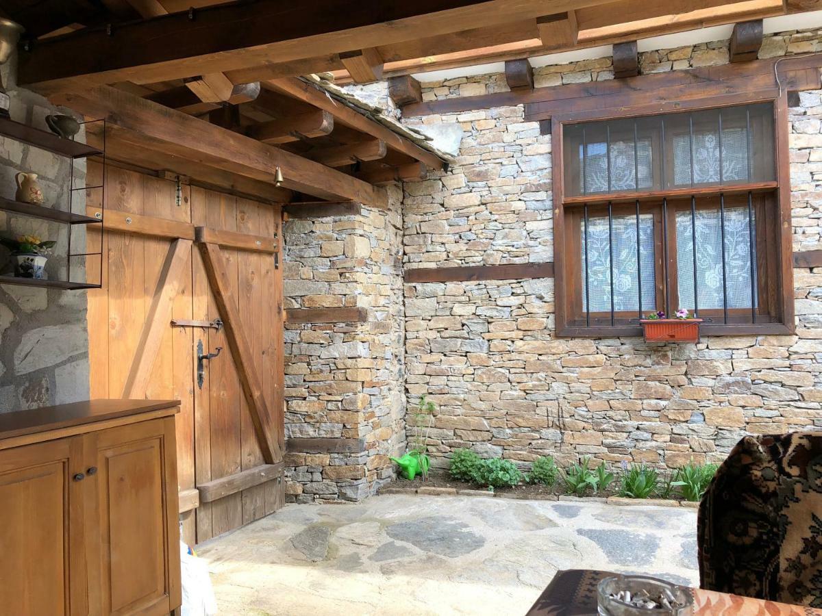 Тодорината Къща Hotell Lesjten Exteriör bild