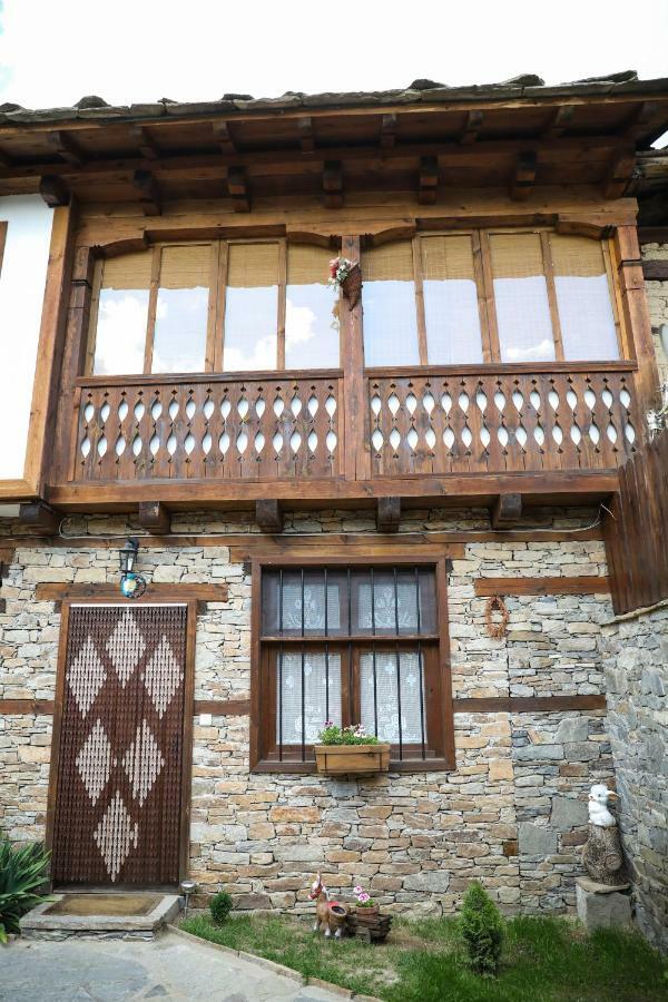 Тодорината Къща Hotell Lesjten Exteriör bild