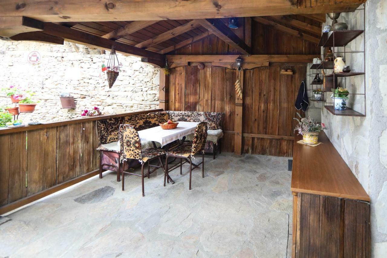 Тодорината Къща Hotell Lesjten Exteriör bild