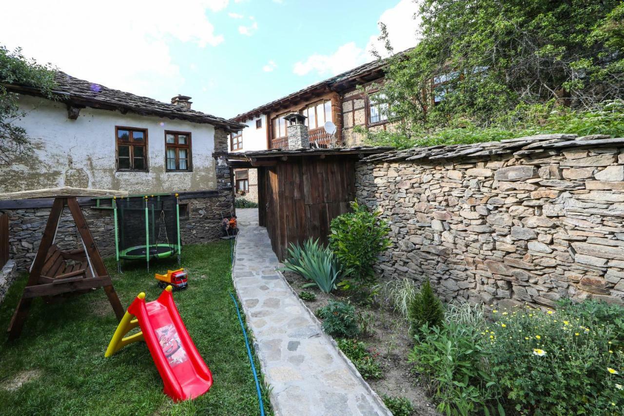 Тодорината Къща Hotell Lesjten Exteriör bild