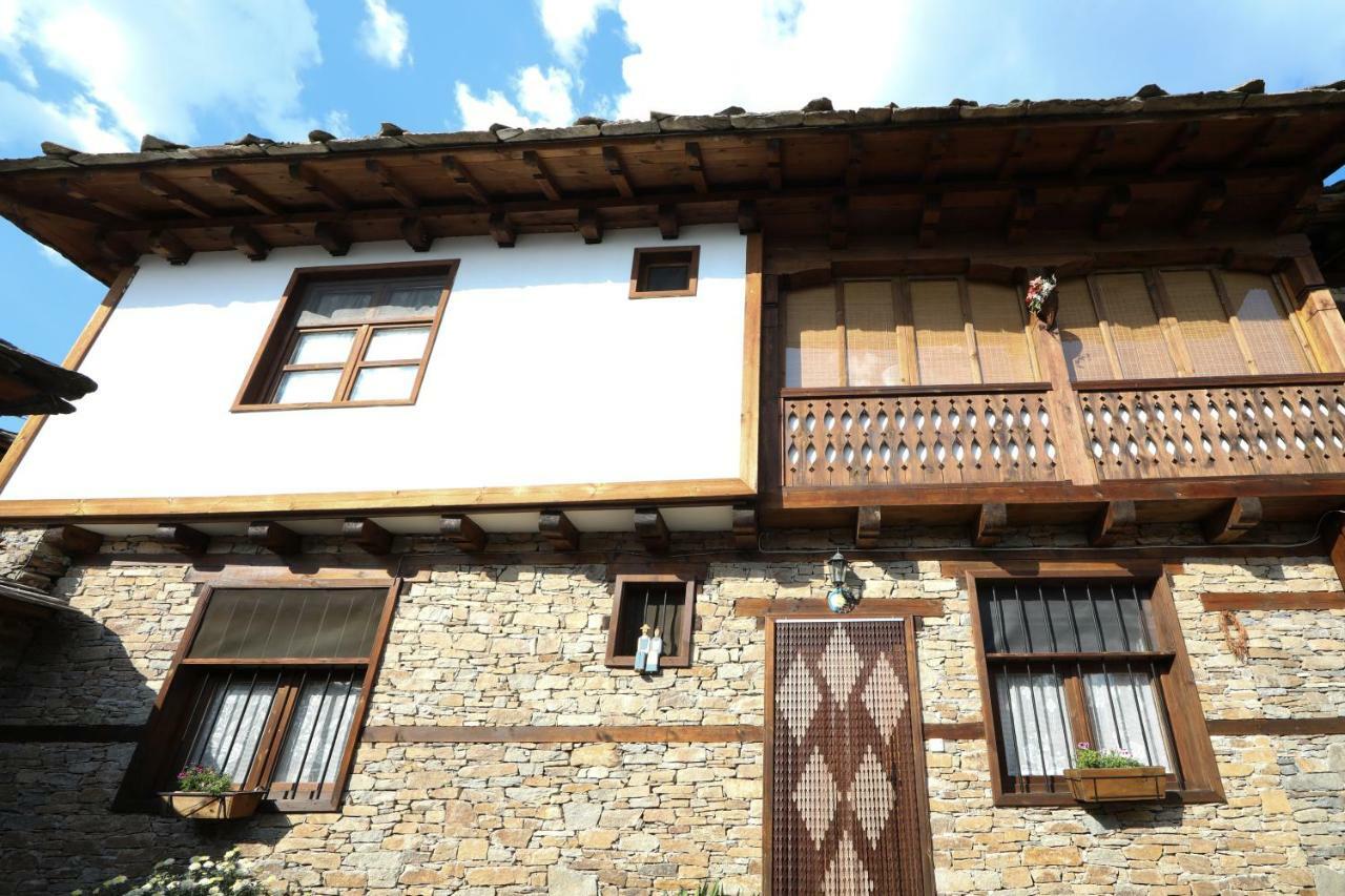 Тодорината Къща Hotell Lesjten Exteriör bild