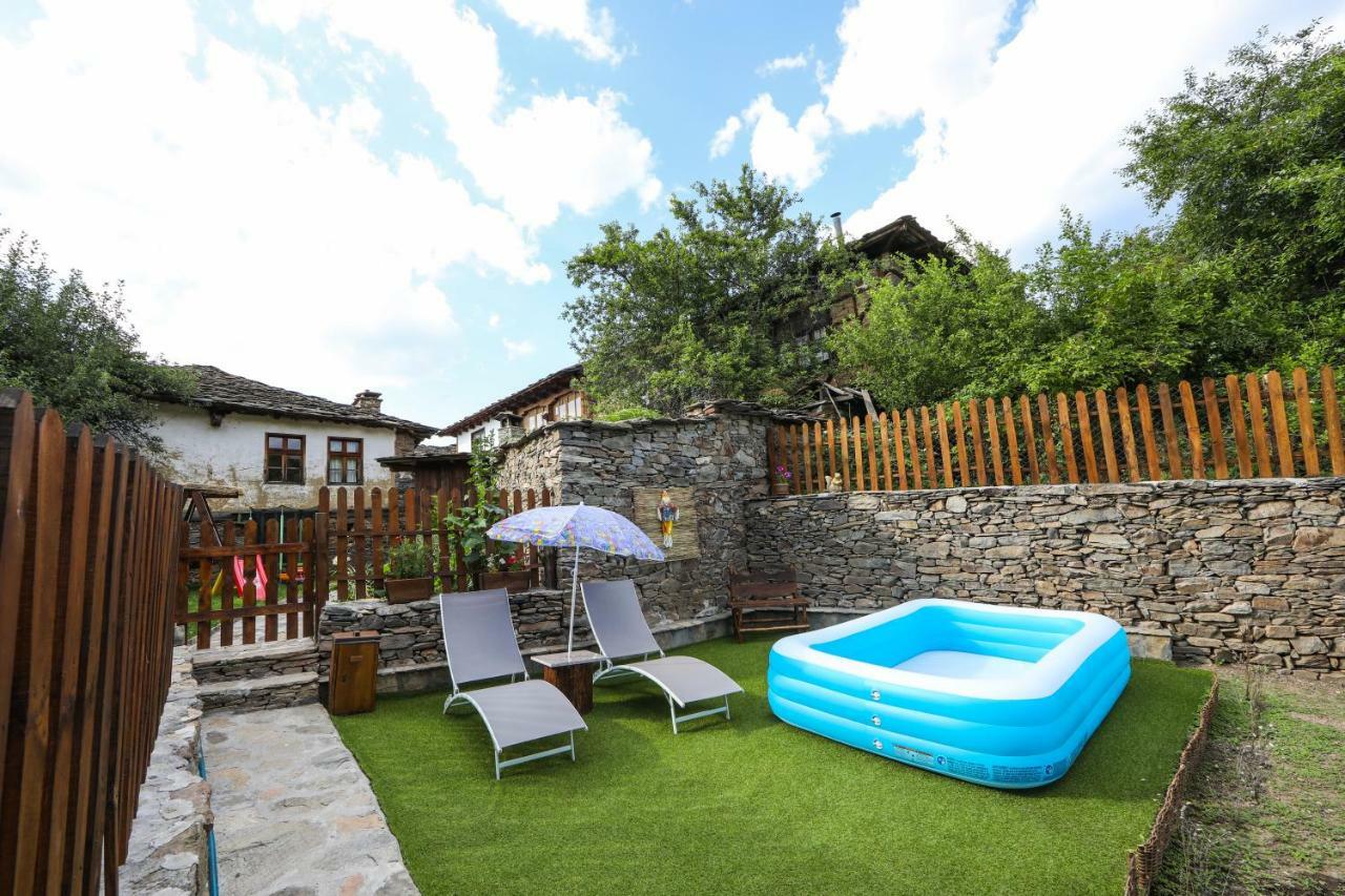 Тодорината Къща Hotell Lesjten Exteriör bild