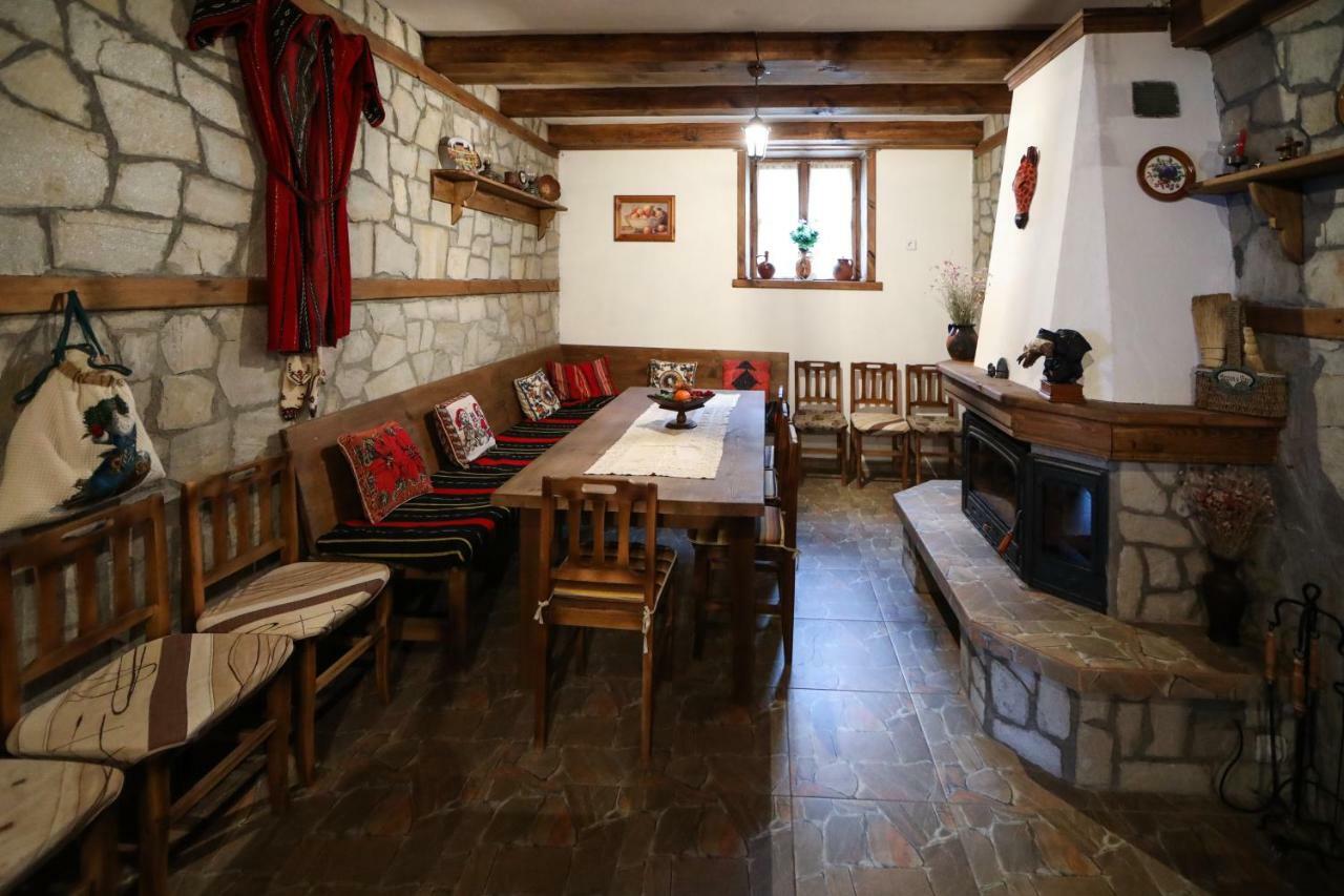 Тодорината Къща Hotell Lesjten Exteriör bild