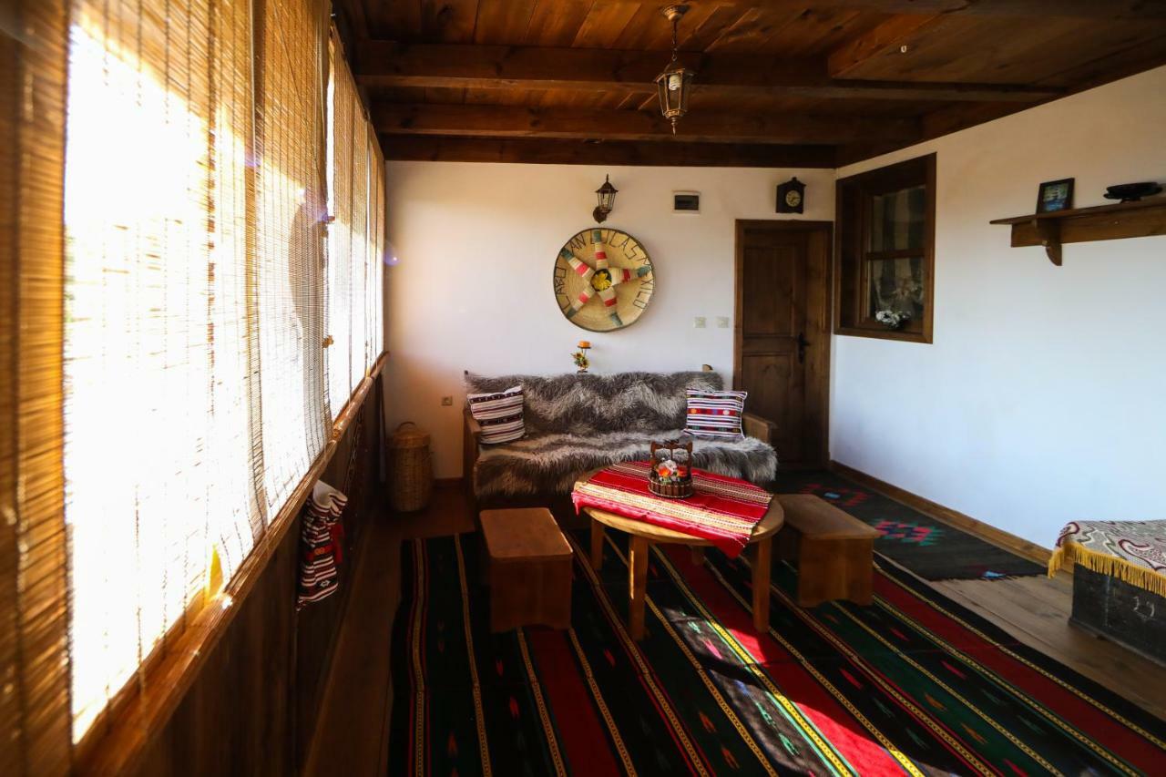 Тодорината Къща Hotell Lesjten Exteriör bild